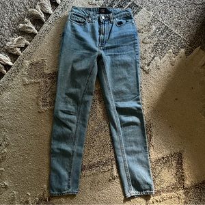 URBAN OUTFITTERS MOM JEANS